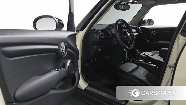 Mini Cooper id 4794425 из Кореи 33