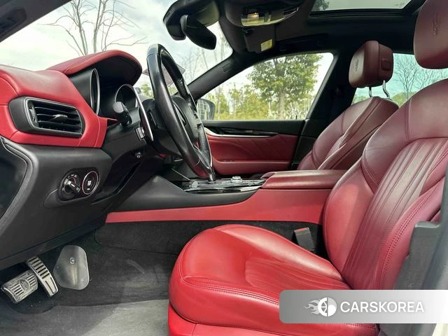 Maserati Levante id 4219729 из Китая 13