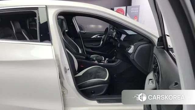 Infiniti Q30 id 3254041 из Кореи 20