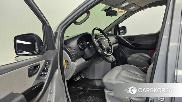 Hyundai The New Grand Starex id 4187860 из Кореи 20
