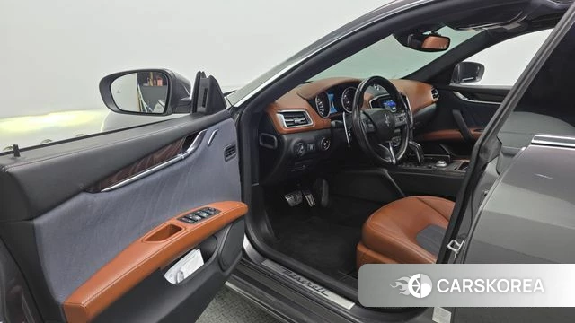Maserati Ghibli id 4232518 из Кореи 32