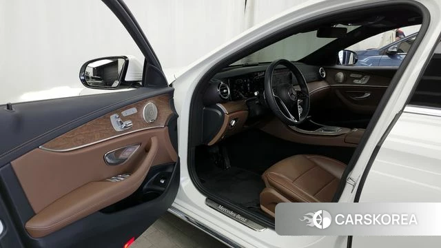 Mercedes-Benz E-Class W213 id 4280855 из Кореи 35