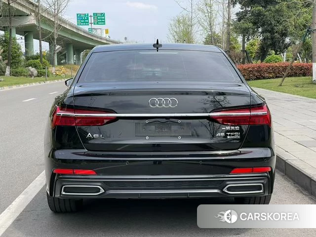 Audi A6L id 4276830 из Китая 10