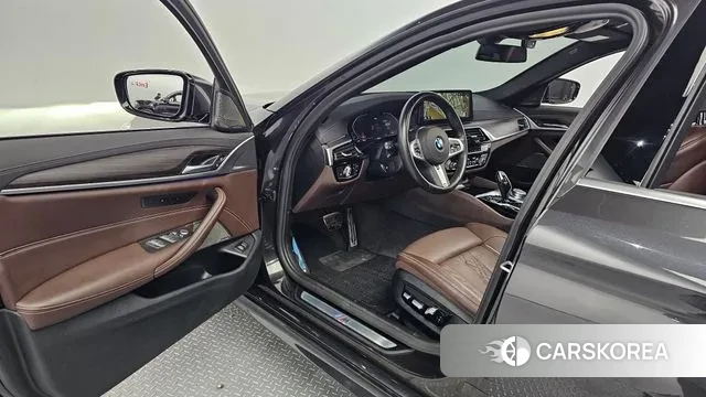 BMW 5 Series (G30) id 3059678 из Кореи 20