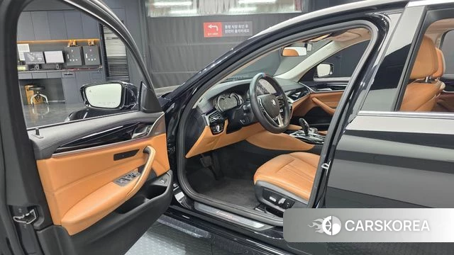 BMW 5 Series (G30) id 3829384 из Кореи 20