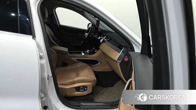 Jaguar F-PACE id 4343977 из Кореи 33