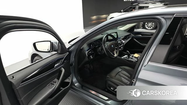 BMW 5 Series (G30) id 4188463 из Кореи 20