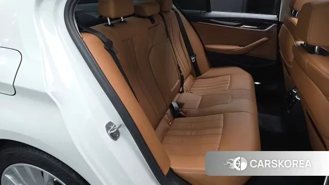 BMW 5 Series (G30) id 3778275 из Кореи 20