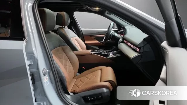 BMW 5 Series (G60) id 3745362 из Кореи 20