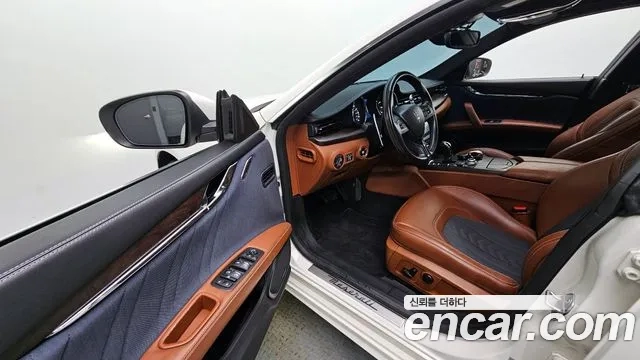 Maserati Quattroporte id 2860581 из Кореи 20