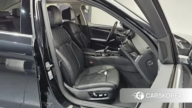 BMW 5 Series (G30) id 3448663 из Кореи 21