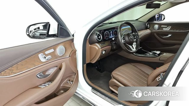 Mercedes-Benz E-Class W213 id 4187846 из Кореи 38