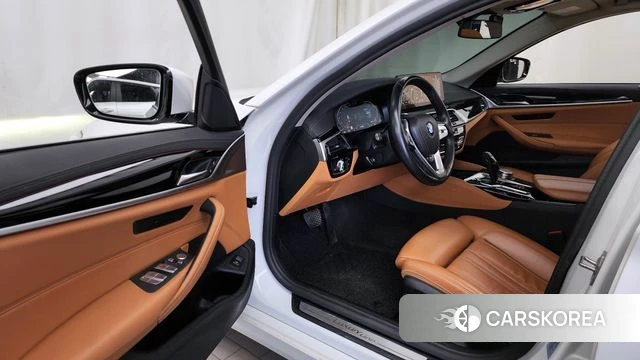 BMW 5 Series (G30) id 4323813 из Кореи 33