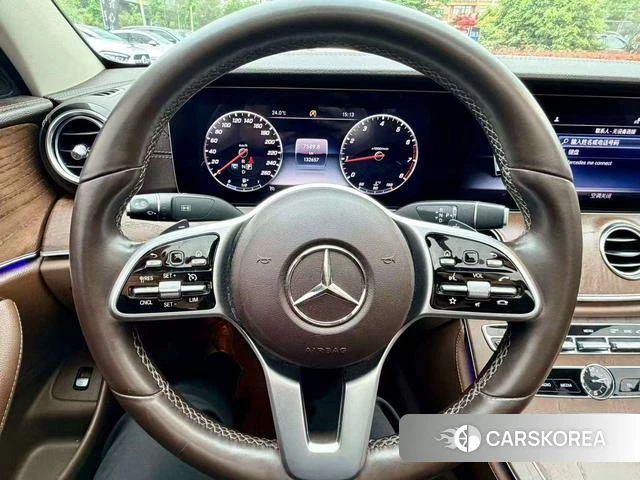 Mercedes-Benz E-class id 4241074 из Китая 16