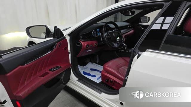 Maserati Quattroporte id 4620175 из Кореи 30