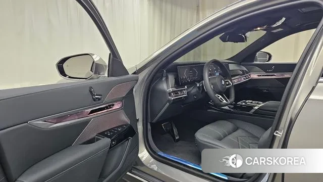 BMW 7 Series (G70) id 3173599 из Кореи 20