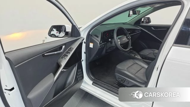 Kia Di Ol Nu Niro id 4624377 из Кореи 30