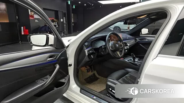 BMW 5 Series (G30) id 3535890 из Кореи 20