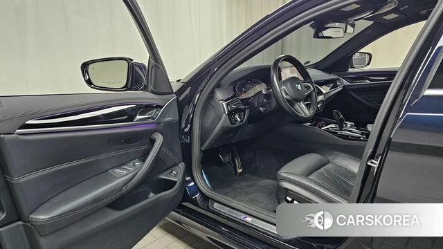 BMW 5 Series (G30) id 4284772 из Кореи 33