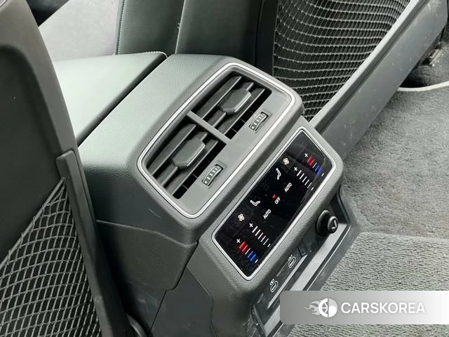 Audi A7L id 4365671 из Китая 19