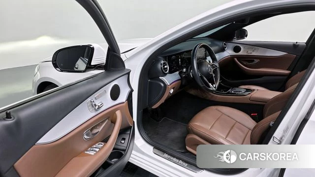 Mercedes-Benz E-Class W213 id 4293921 из Кореи 32