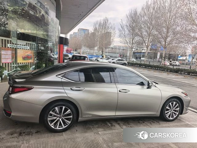 Lexus ES id 4259218 из Китая 16