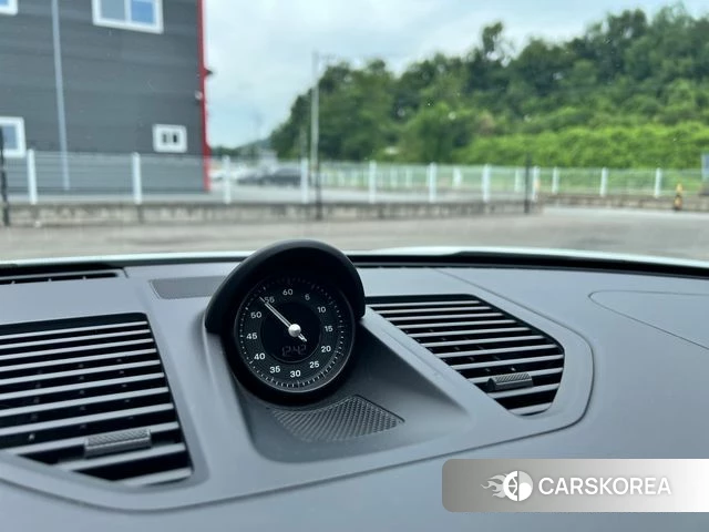 Porsche 911(992) id 4586278 из Кореи 18