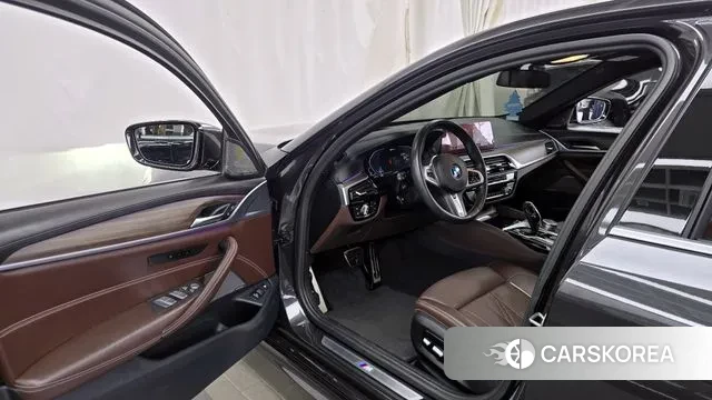 BMW 5 Series (G30) id 3747735 из Кореи 20