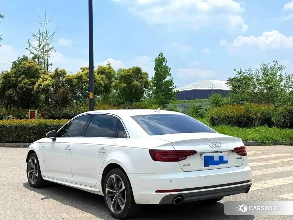 Audi A4L id 4653965 из Китая 12