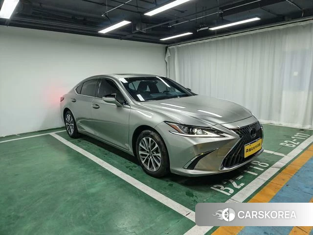 Lexus ES id 4276676 из Китая 20