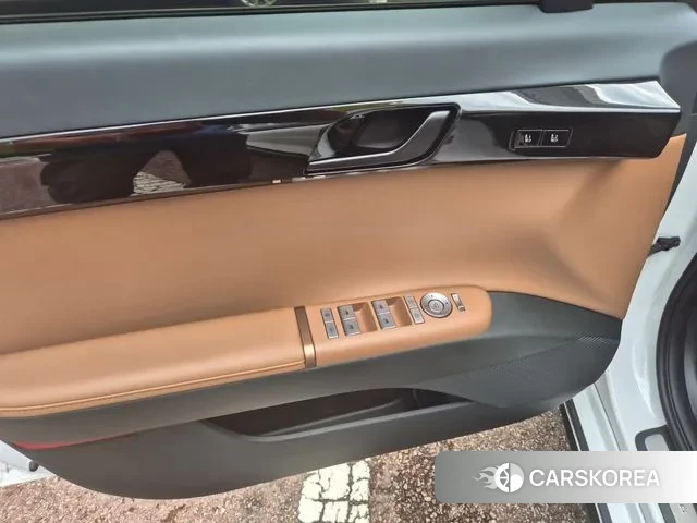 Hyundai Grandeur (GN7) id 3114801 из Кореи 13