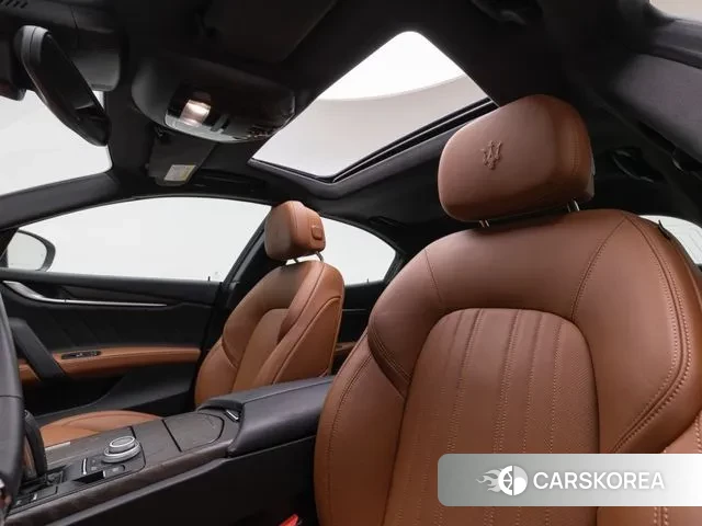 Maserati Ghibli id 2910111 из Кореи 20