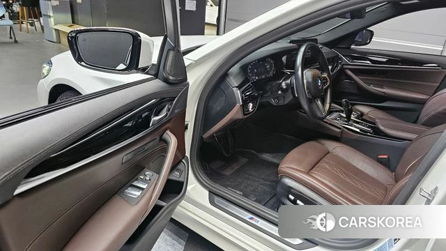 BMW 5 Series (G30) id 4230594 из Кореи 31