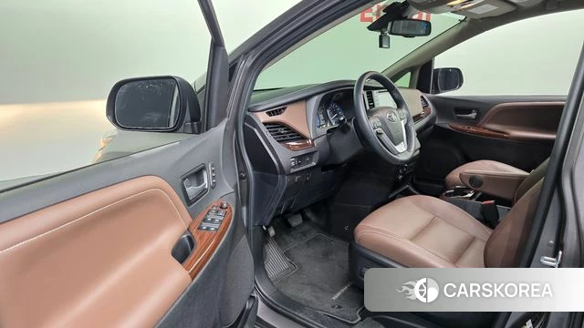 Toyota Sienna id 4581865 из Кореи 33