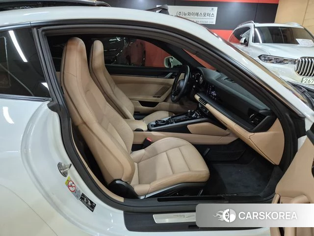 Porsche 911(992) id 4693432 из Кореи 19