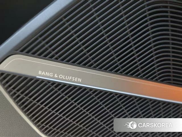Audi Q5L id 4278056 из Китая 19