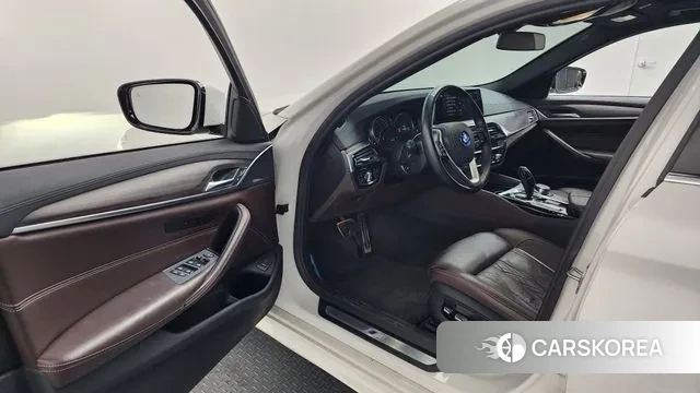 BMW 5 Series (G30) id 3672858 из Кореи 20