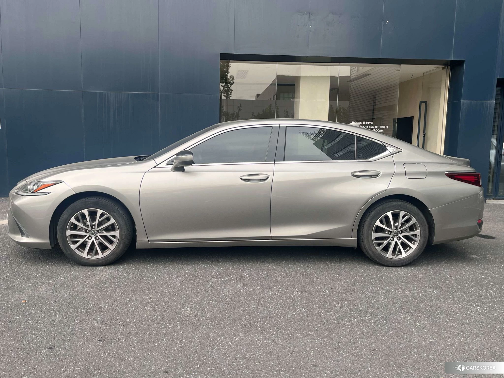Lexus ES id 4419448 из Китая 15