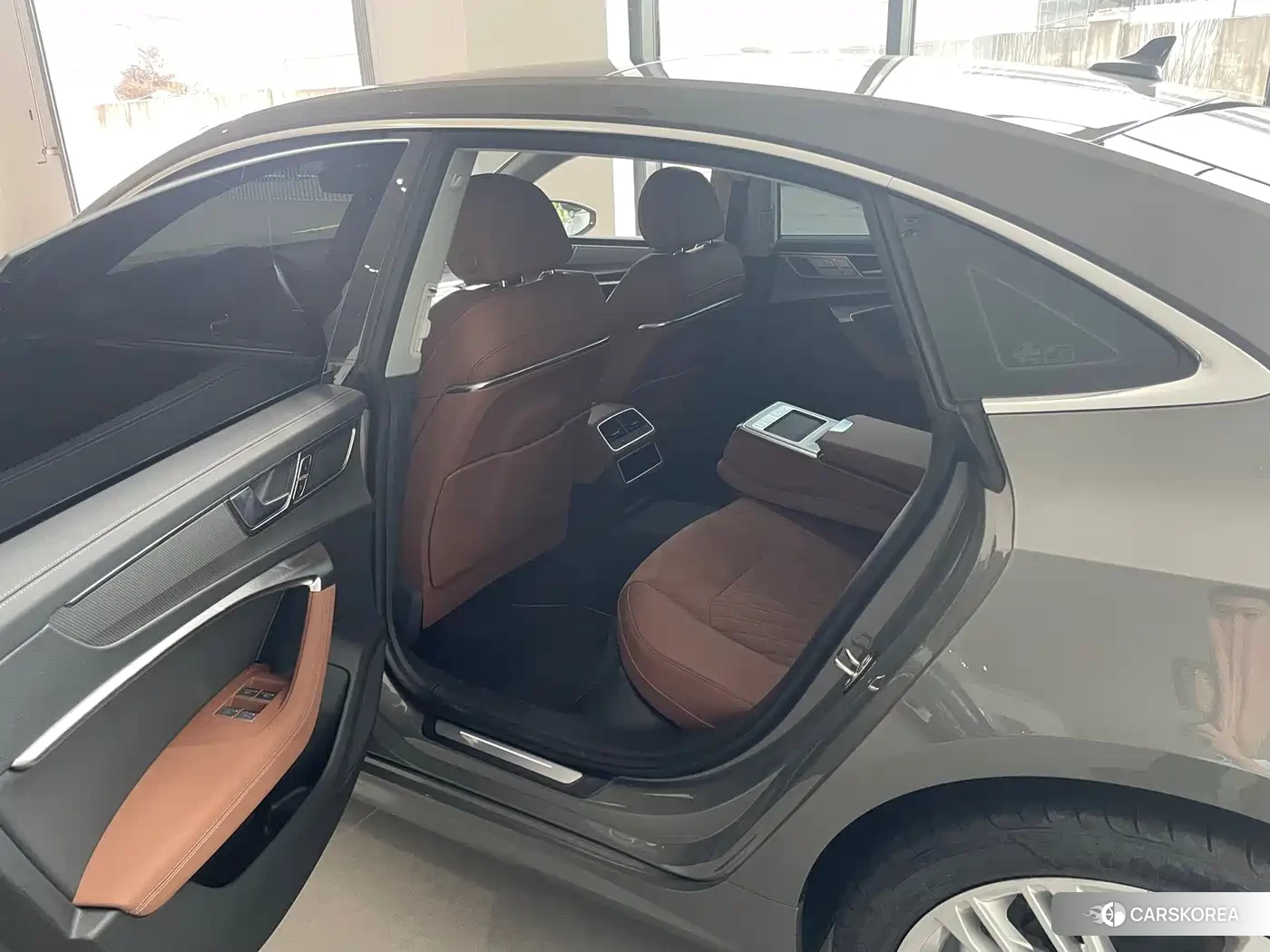 Audi A7L id 4553830 из Китая 12