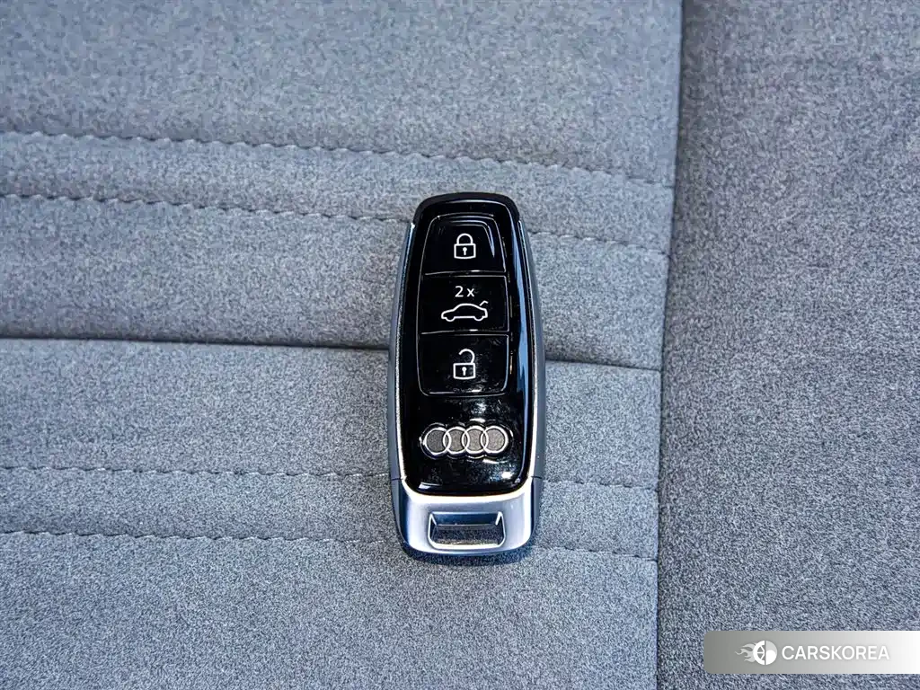 Audi A6L id 4515324 из Китая 21