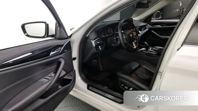 BMW 5 Series (G30) id 2901909 из Кореи 20