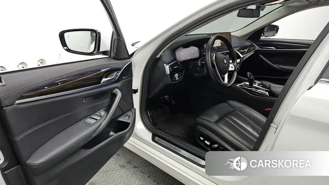 BMW 5 Series (G30) id 3497611 из Кореи 20