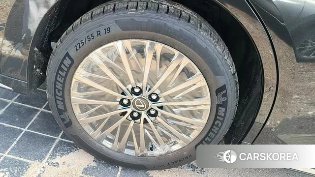 Lexus LM id 4341869 из Китая 11