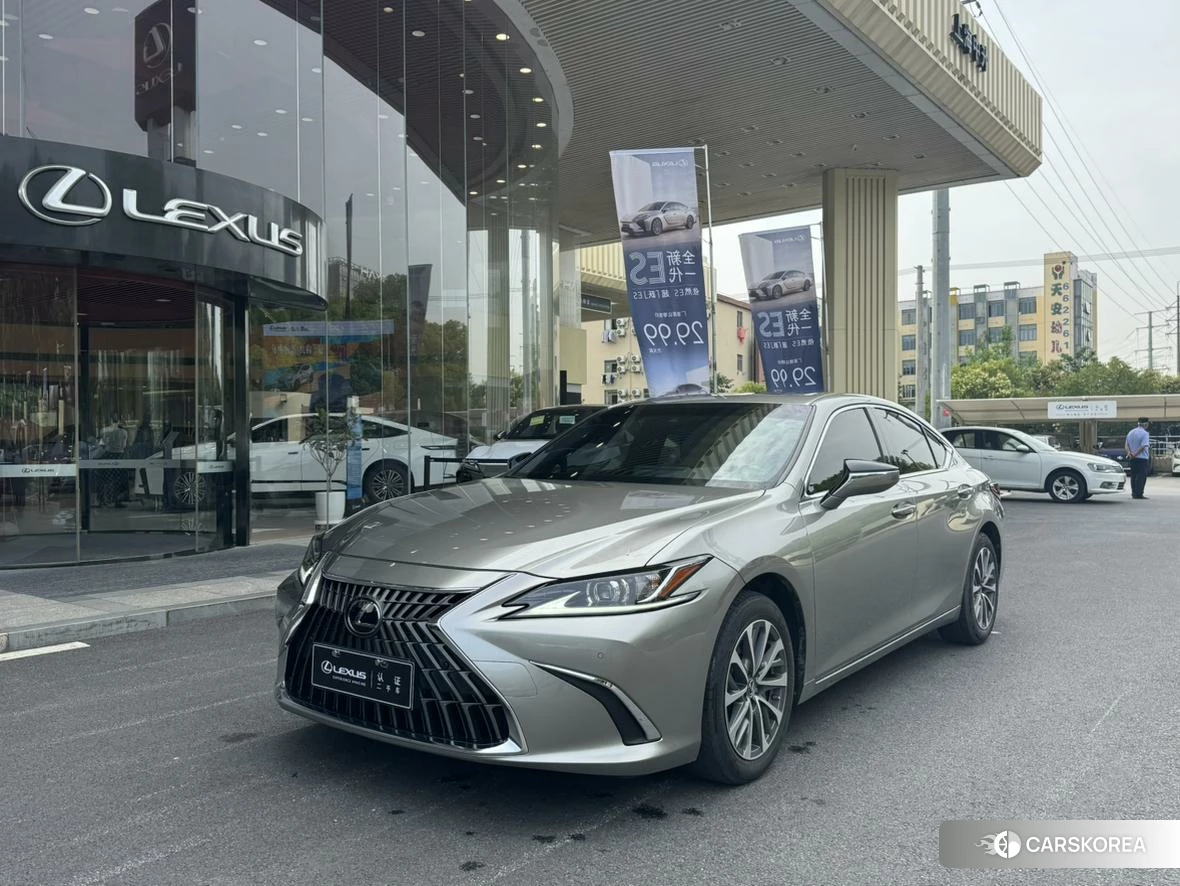 Lexus ES id 4473382 из Китая 18