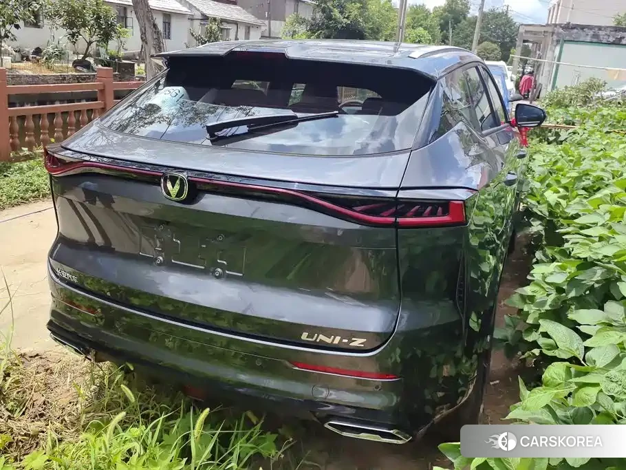 Chang'an UNI-Z New Energy id 4674435 из Китая 16