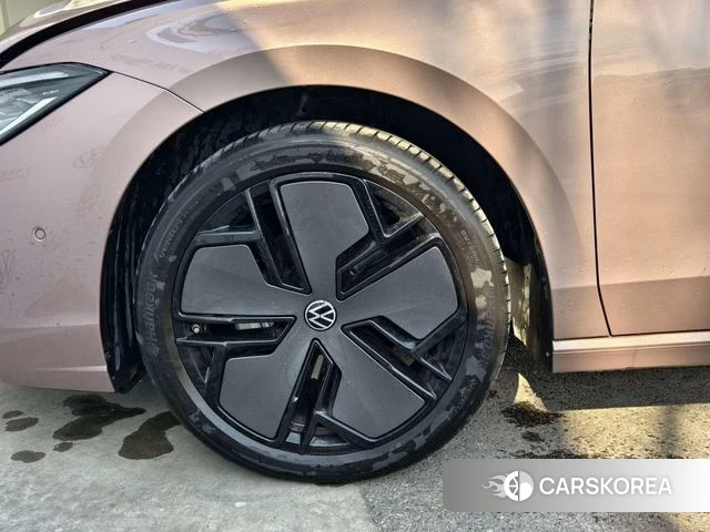 Volkswagen Passat id 4209353 из Китая 11
