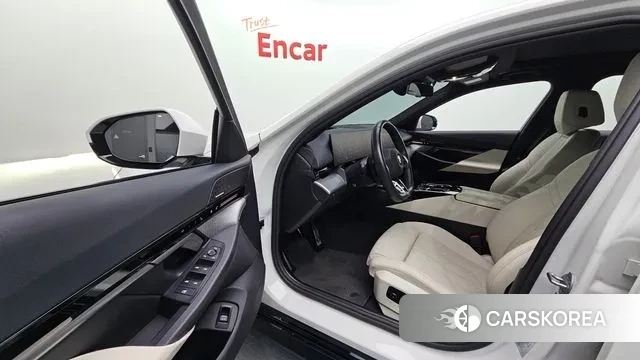 BMW 5 Series (G60) id 3517810 из Кореи 20