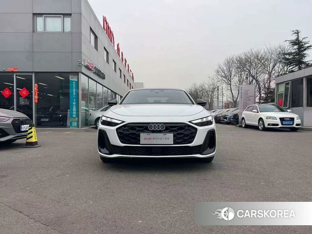 Audi A5L id 3908582 из Китая 10