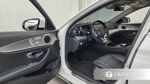 Mercedes-Benz E-Class W213 id 4490918 из Кореи 30