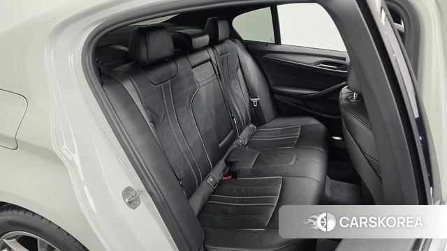 BMW 5 Series (G30) id 3937312 из Кореи 20